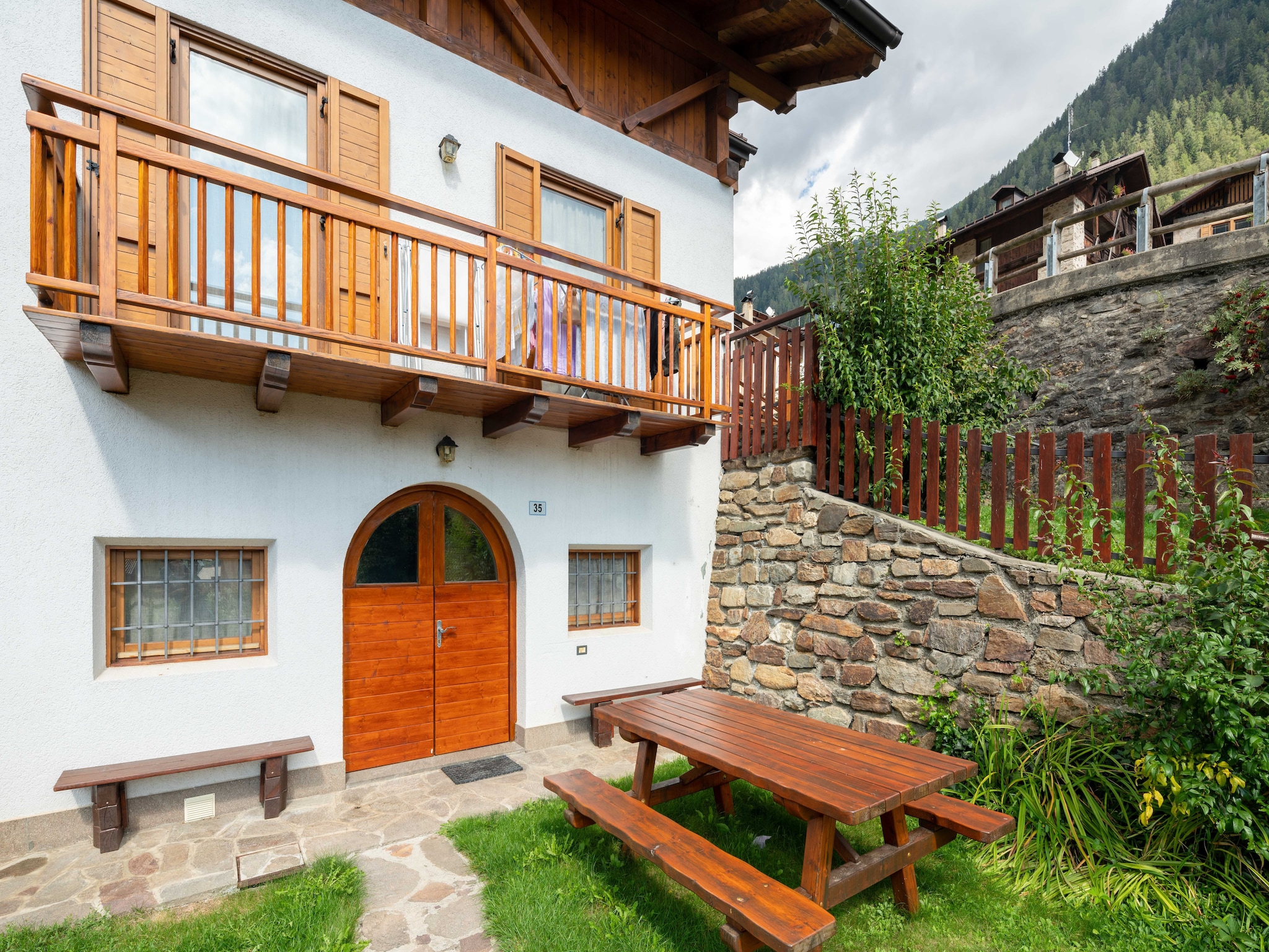 Apartment Dossi