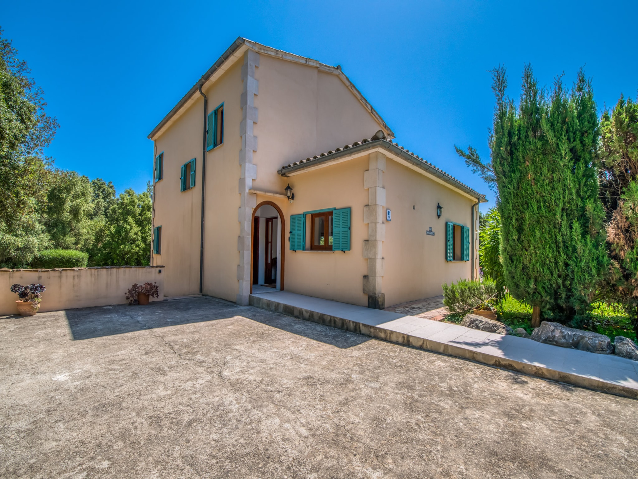   Villa Flores