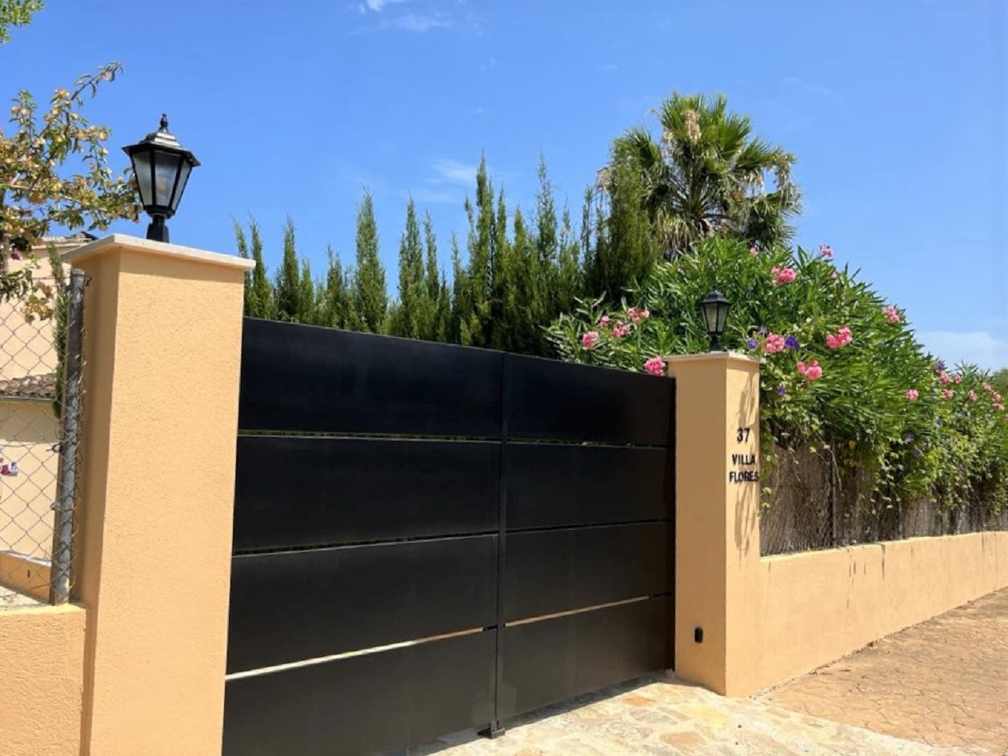   Villa Flores