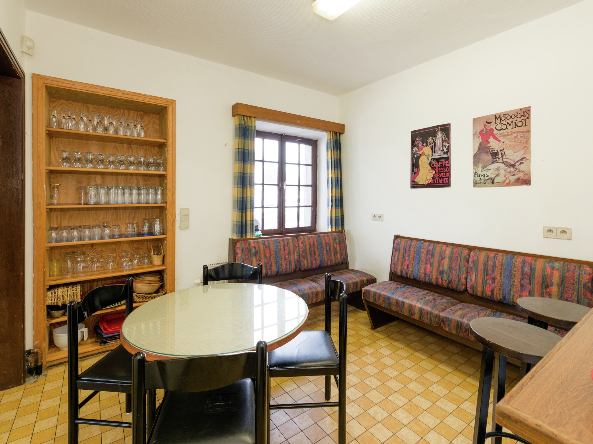   Ecole