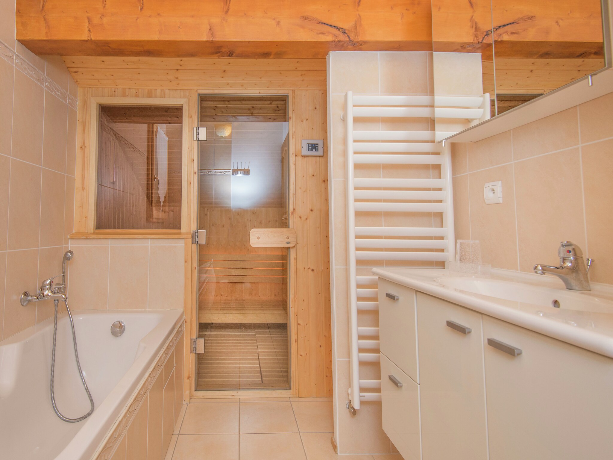 Ferienhaus Le Mont Blanc - Les Traces