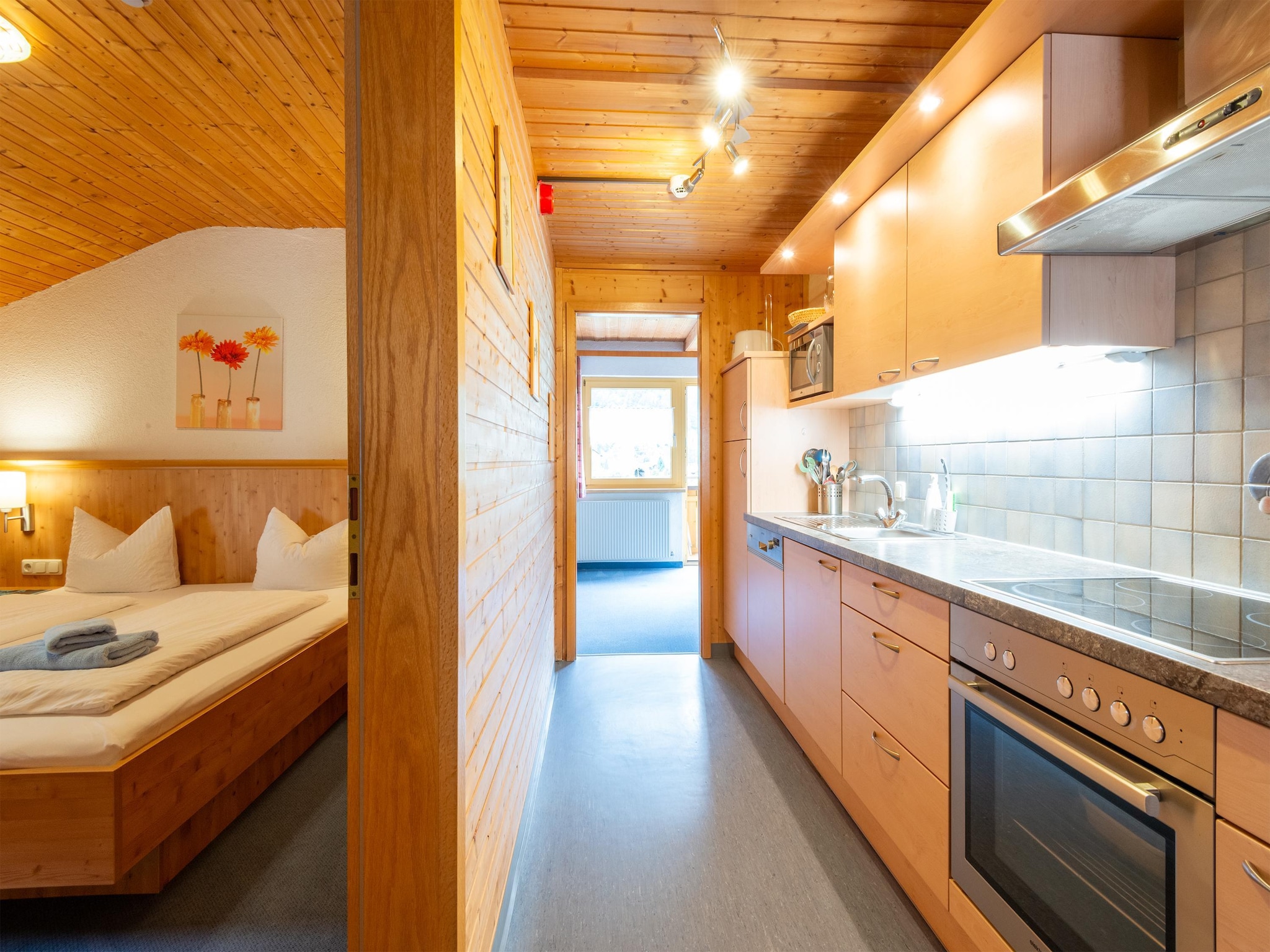   Apartment 4-6/2