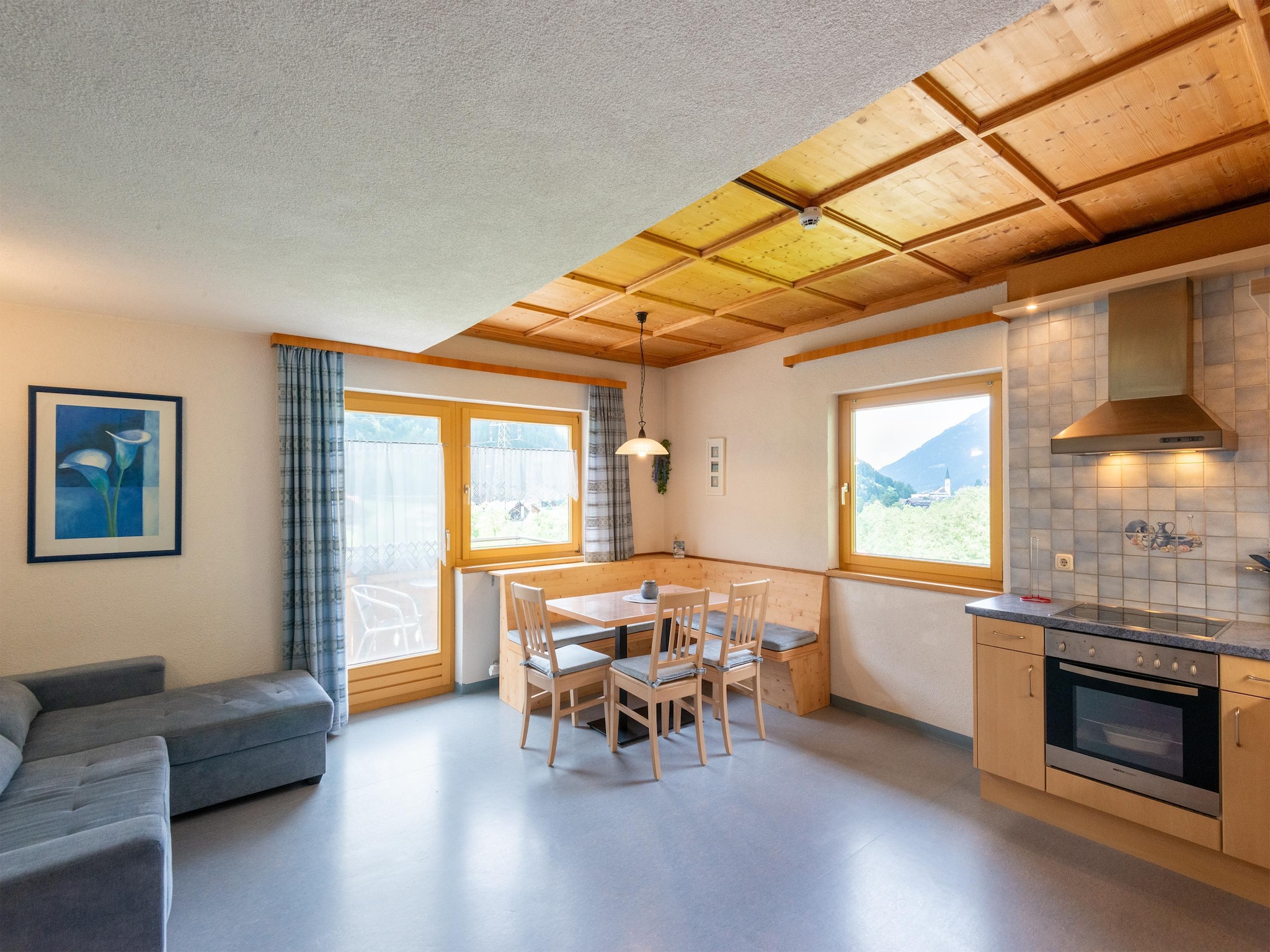   Apartment 2-4/1