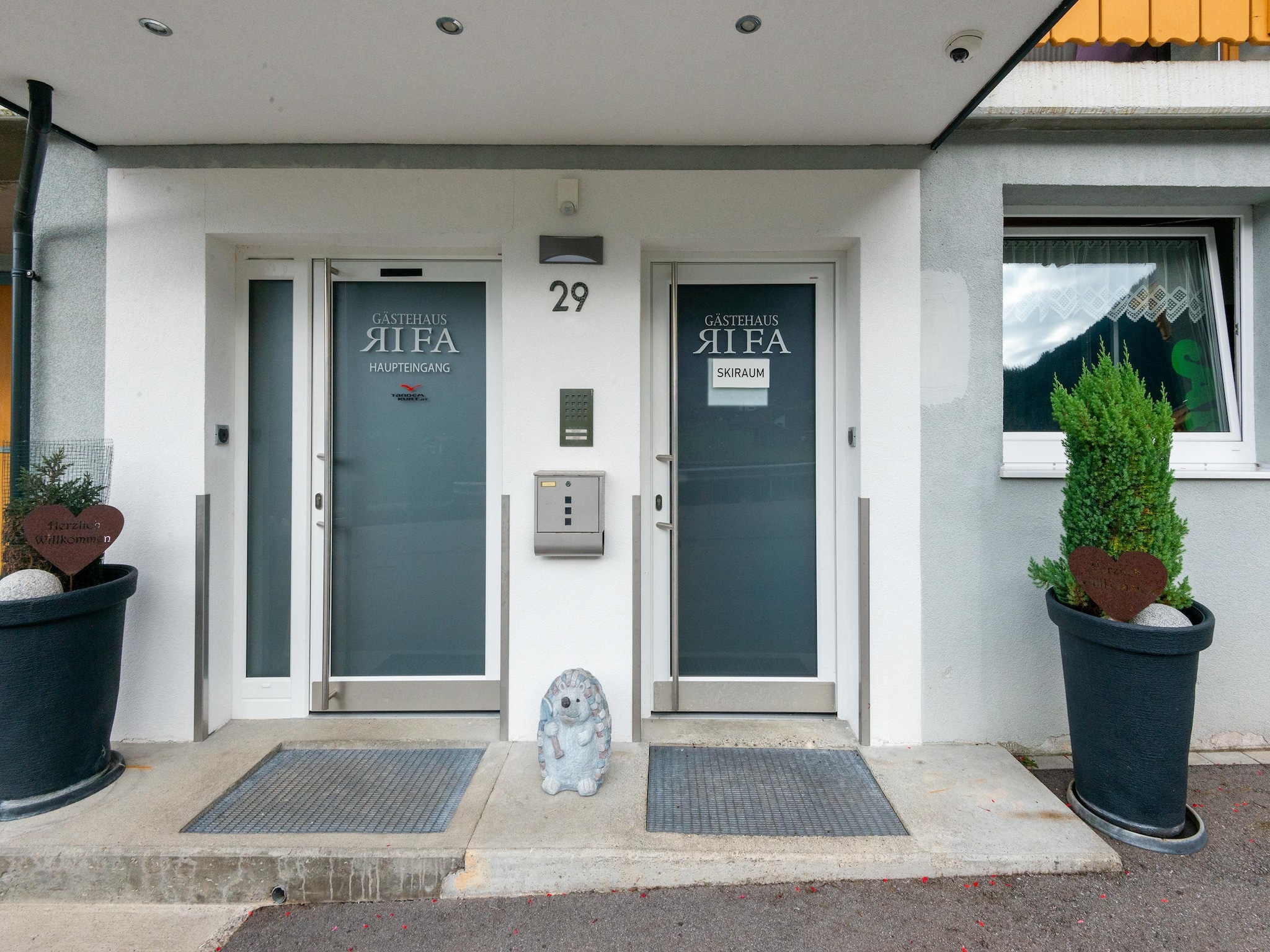   Apartment 2-4/1