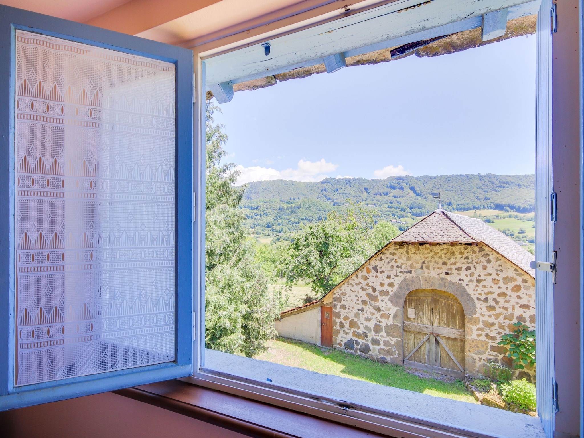   Maison près des volcans d'Auvergne