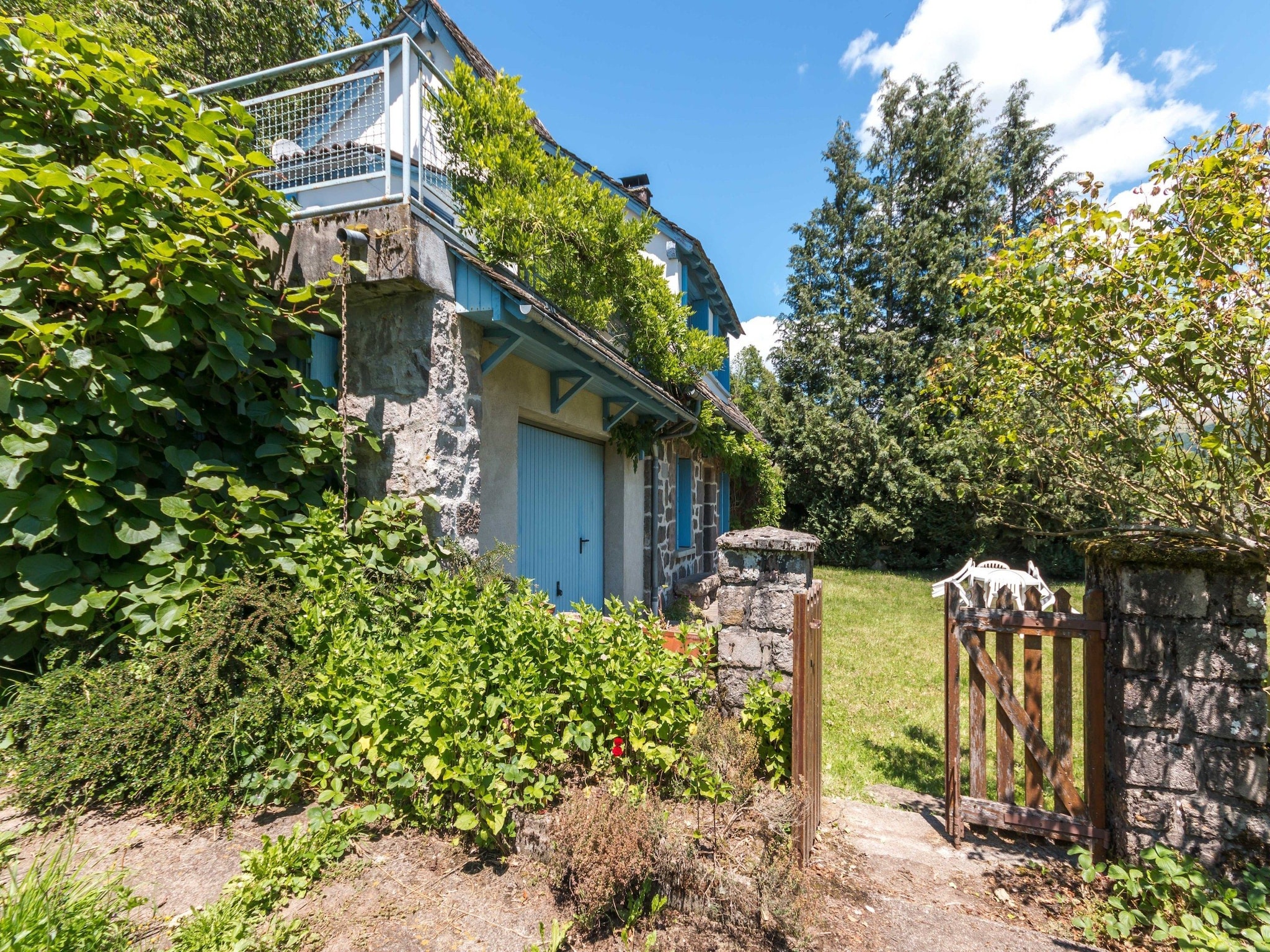   Maison près des volcans d'Auvergne