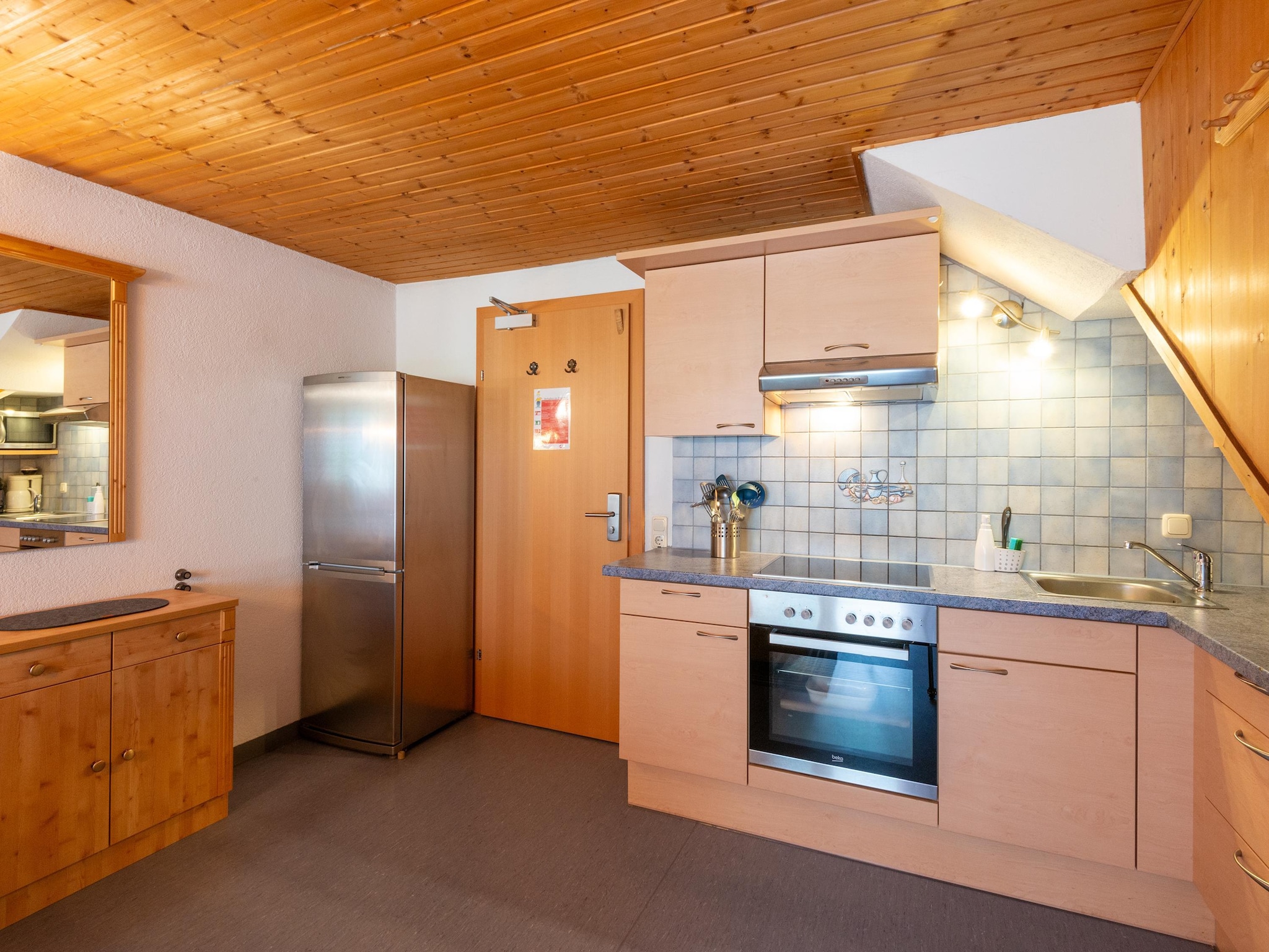   Apartment 4-6/3