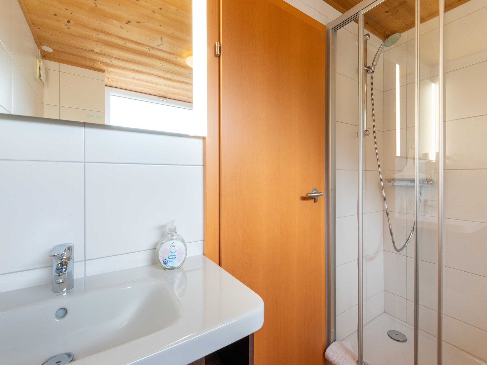   Apartment 4-6/3