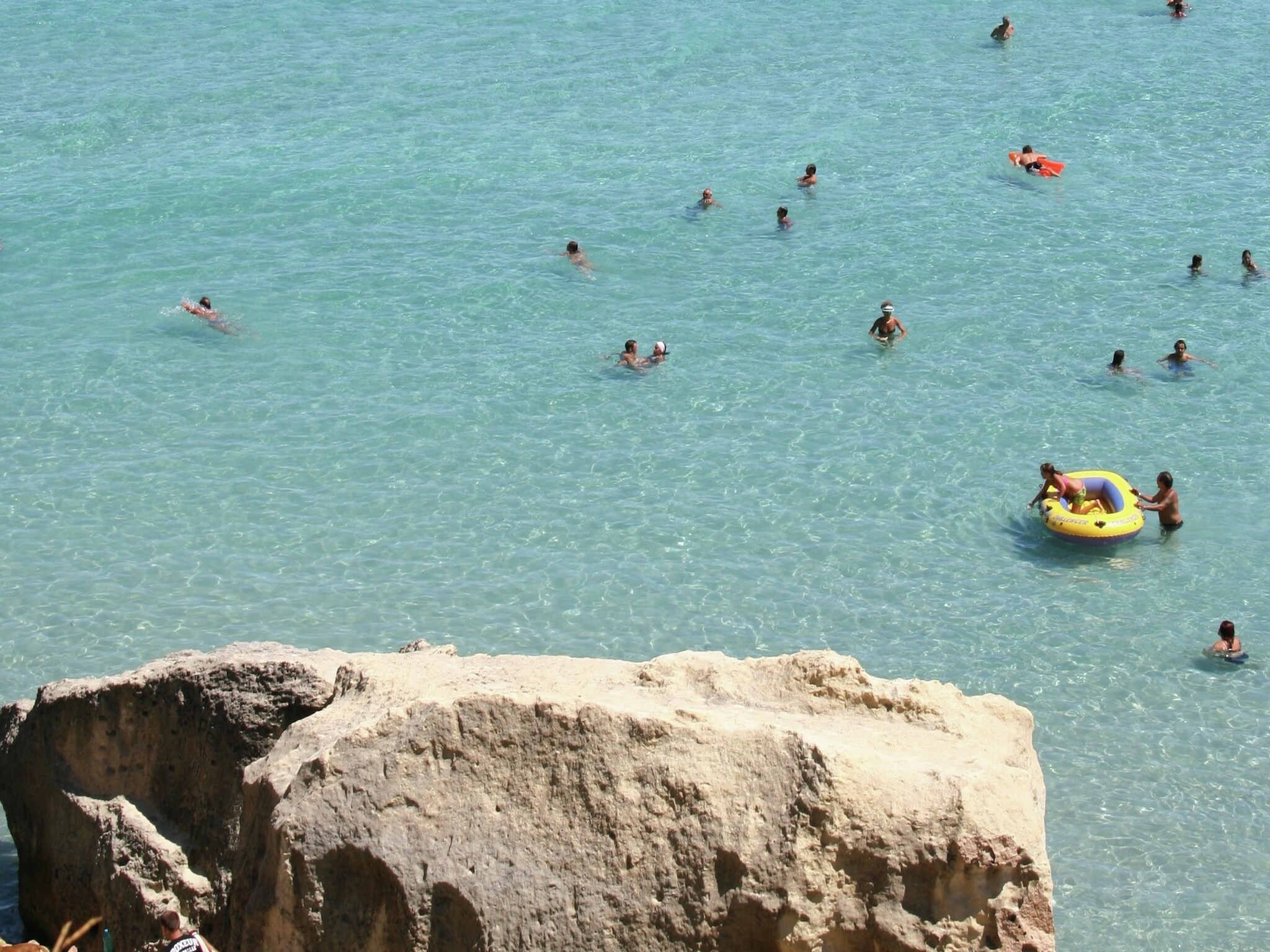   Quattro Colonne Uno con Piscina