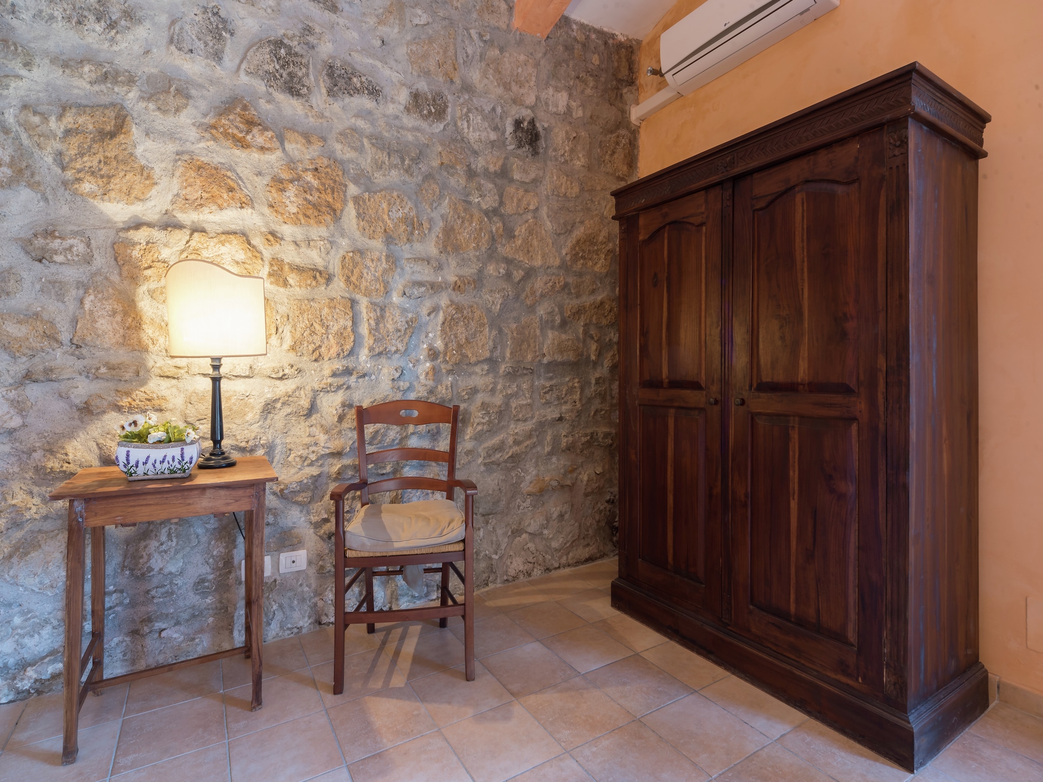 Maison Mirto