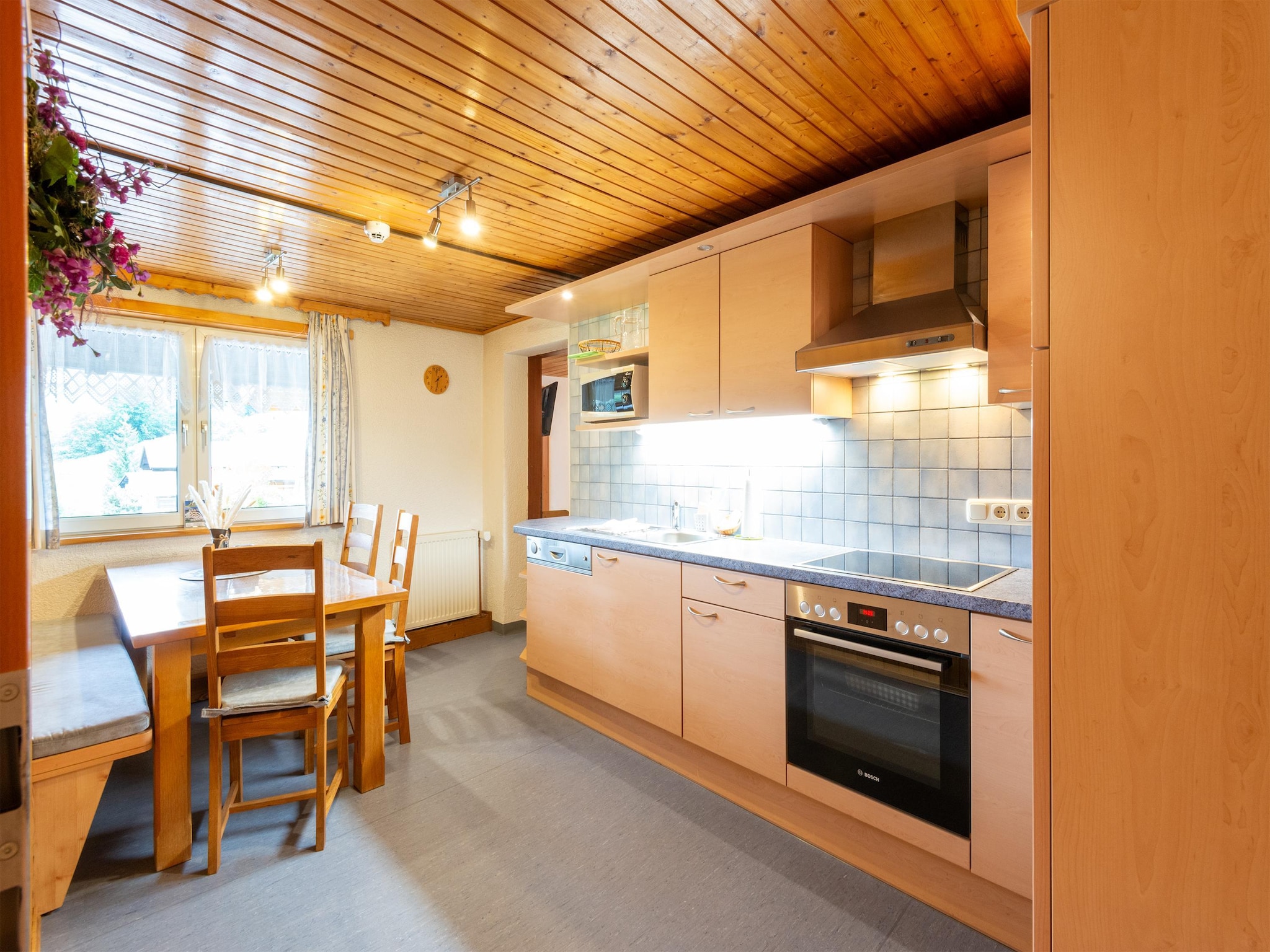   Apartment 3-5/2