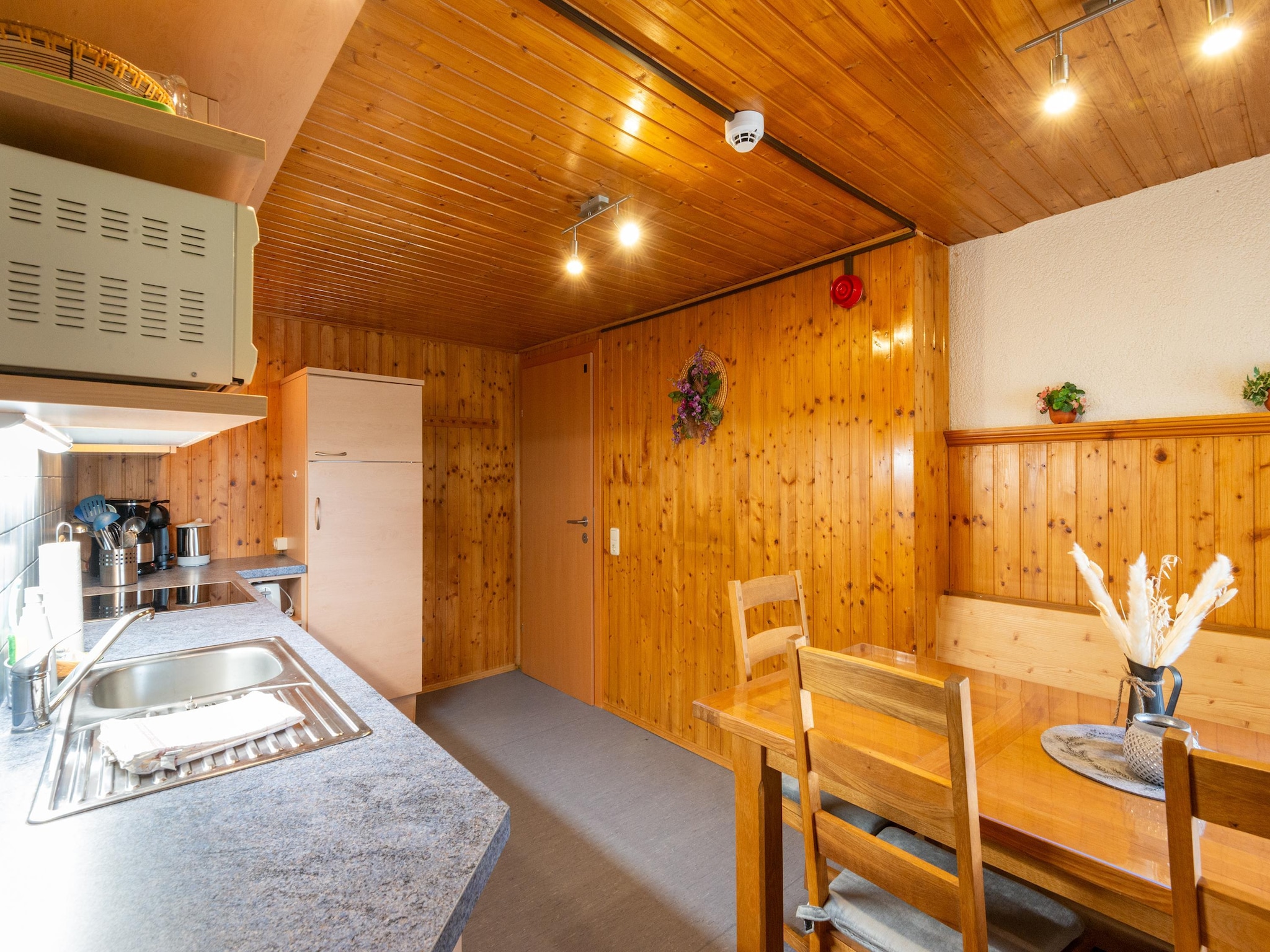   Apartment 3-5/2