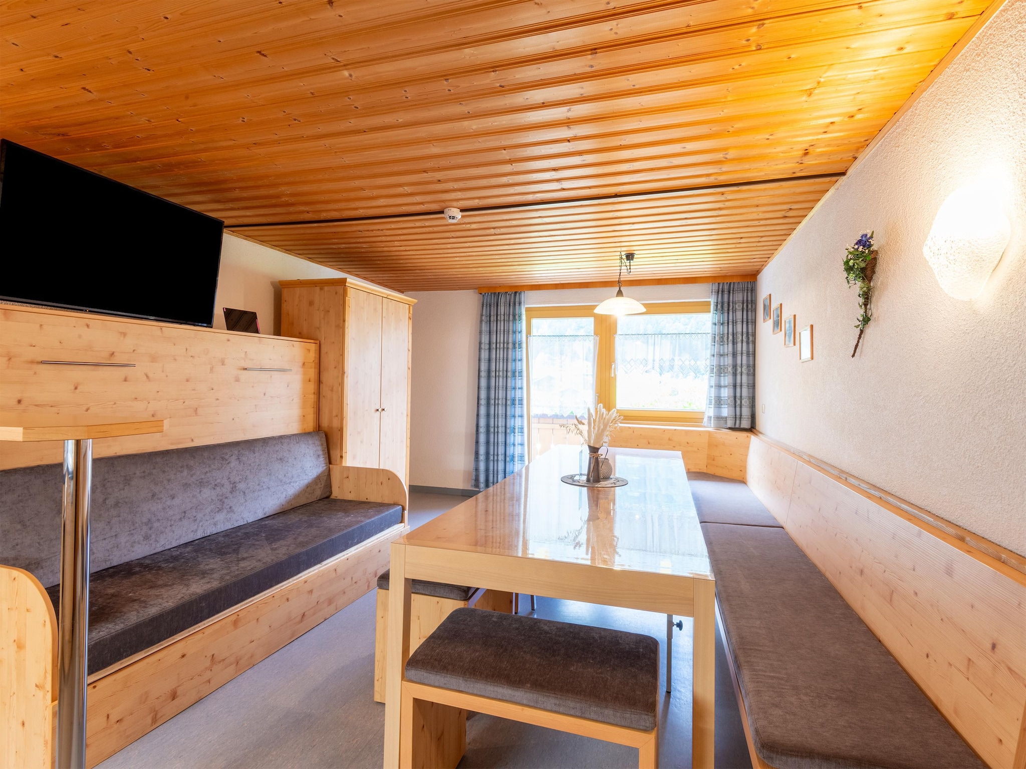   Apartment 2-4/3