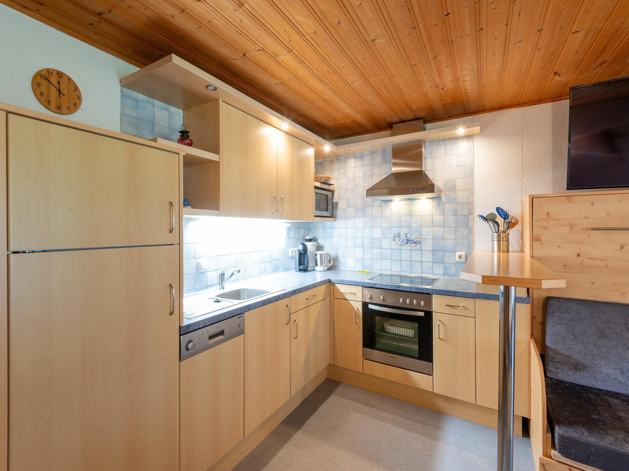   Apartment 2-4/3