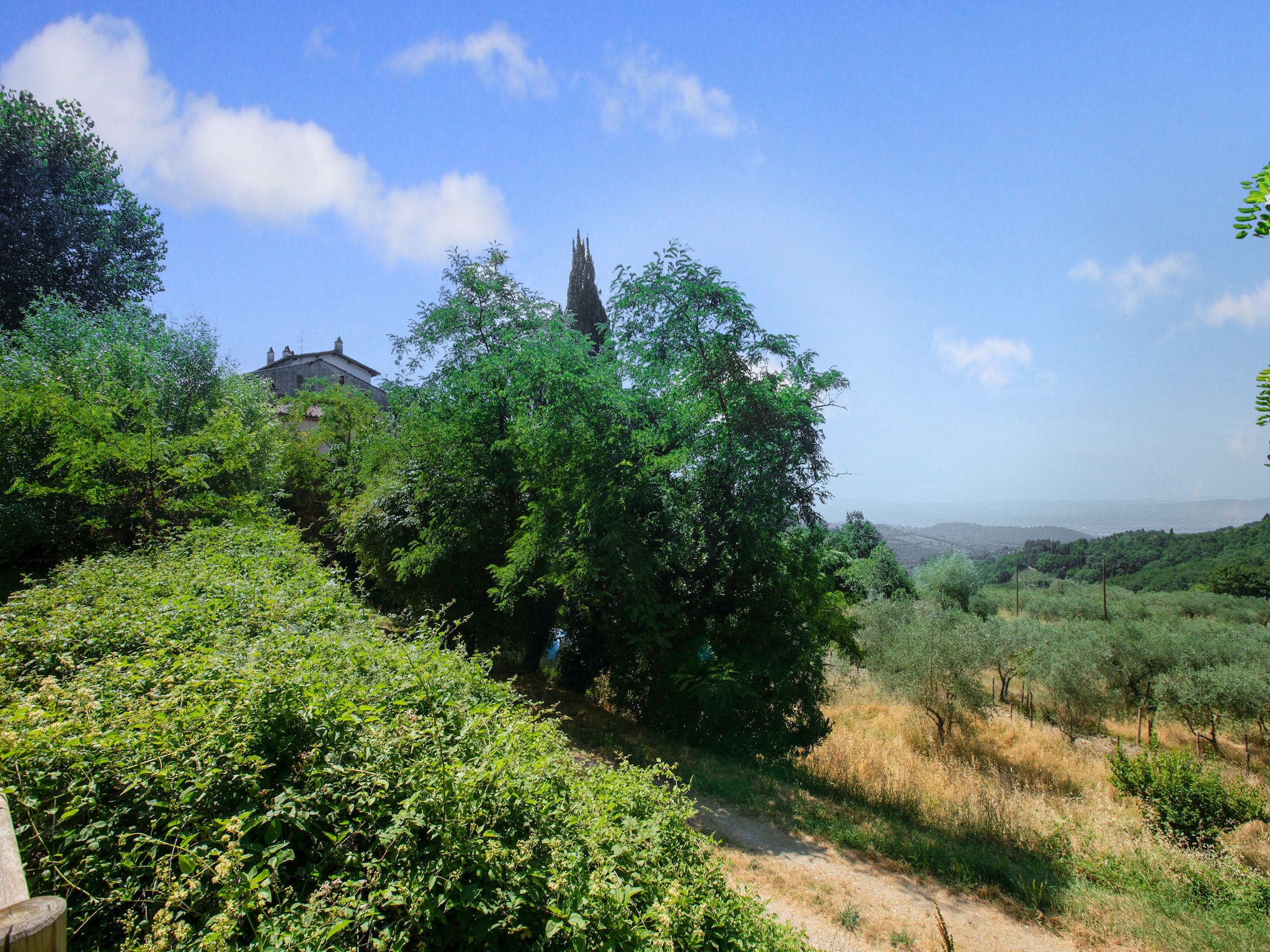 Apartment i Tini