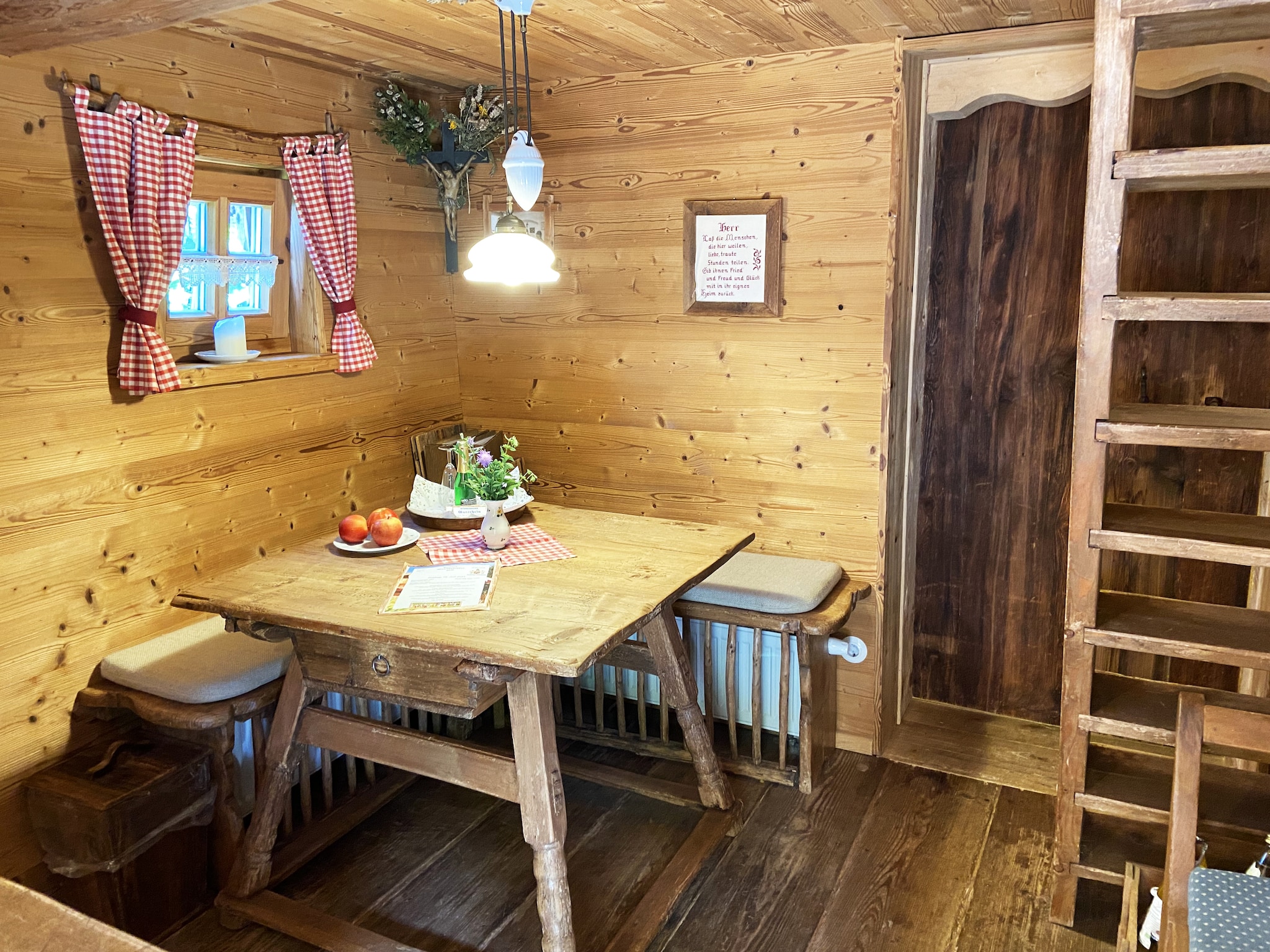   Almhütte