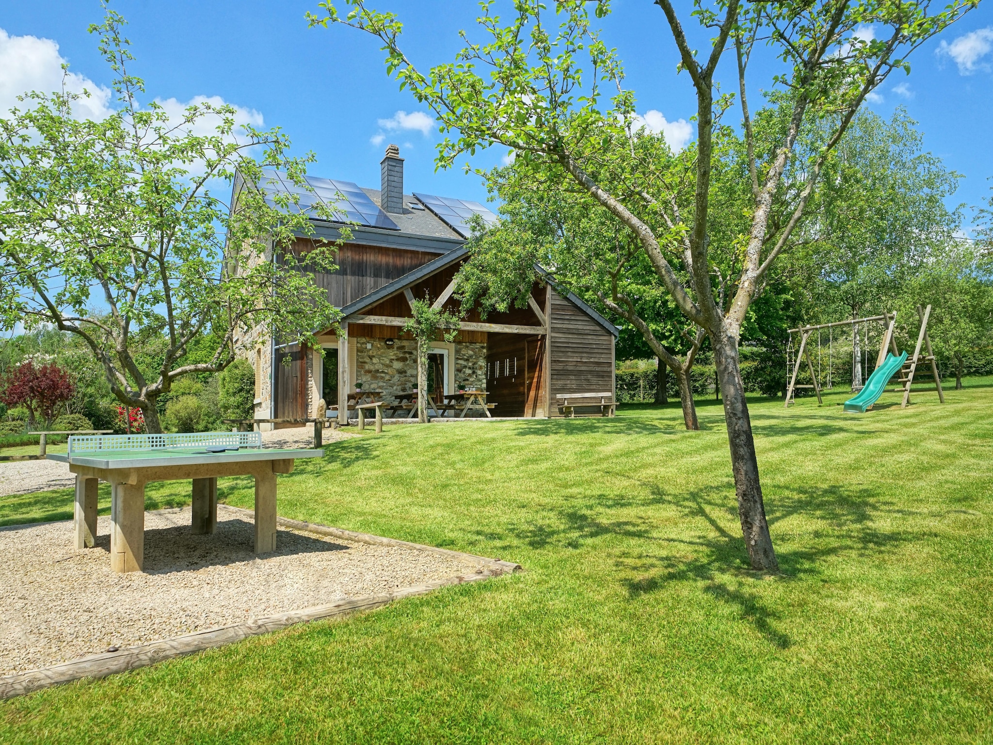   A la lisière de la forêt