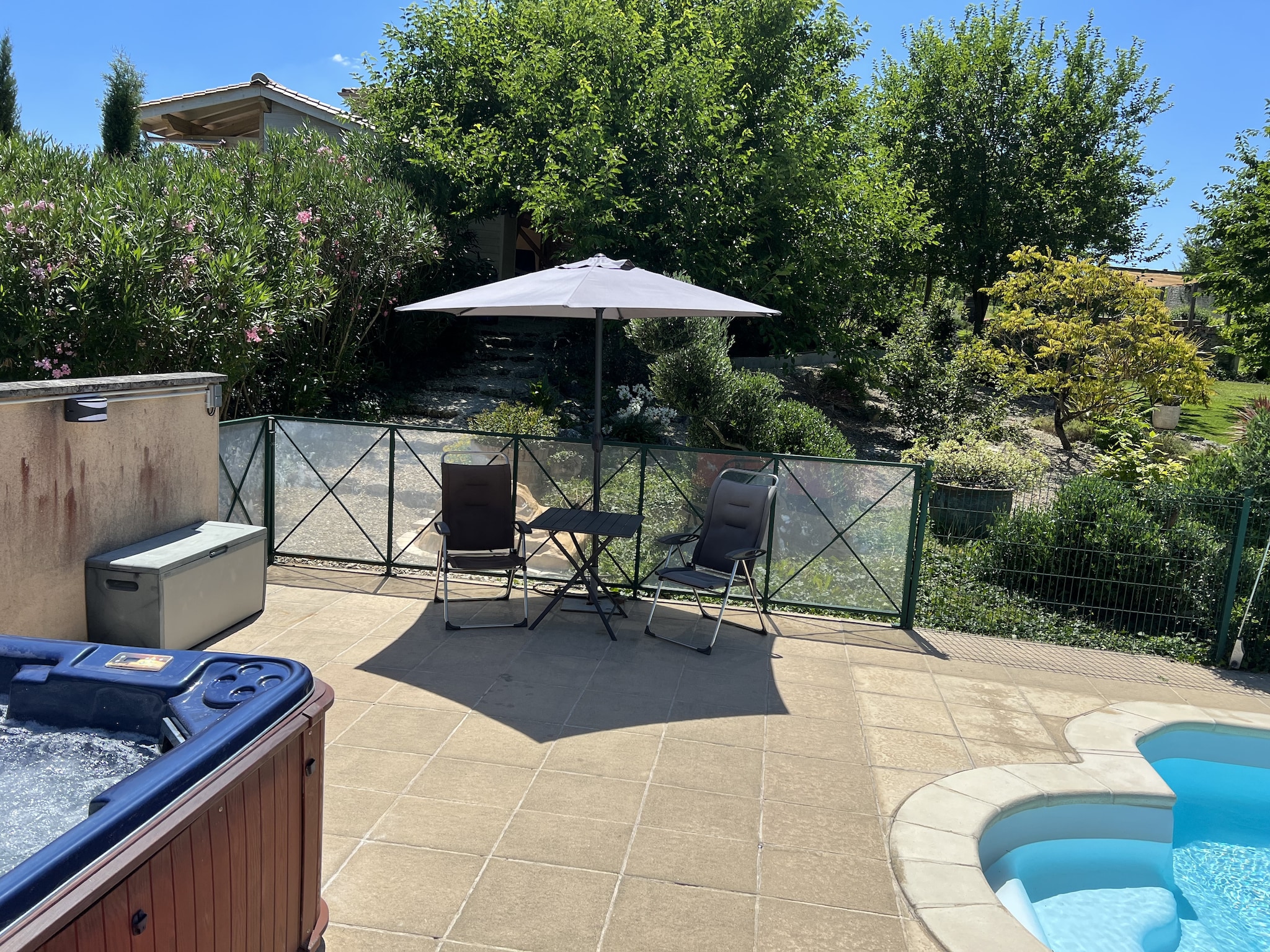   Maison mitoyenne avec piscine