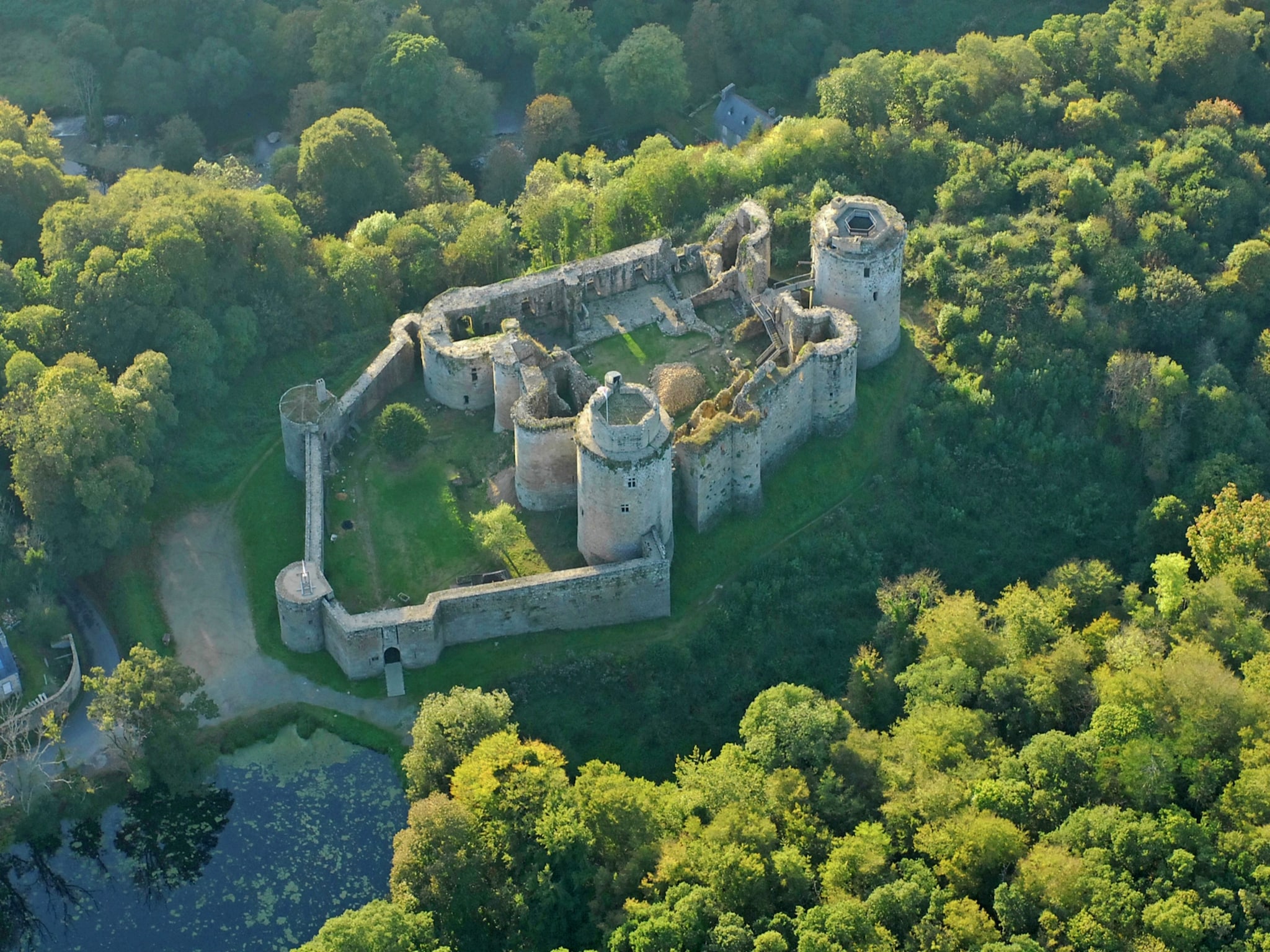   Belle maison bretonne
