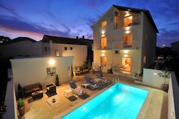 Apartment Batur