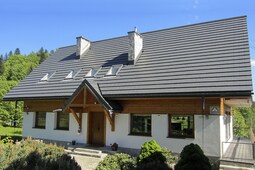 Villa with Mountain View