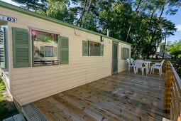 Charming campsite cottage