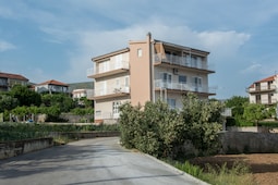 Tinas Apartment