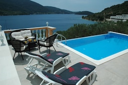 Island Villa Niny