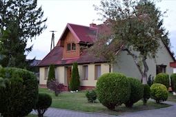 A holiday home in the countryside 7 km from the beach