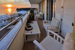 Nicol Design sea view apartment