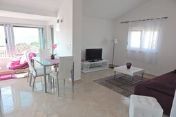 Linda Apartment 6