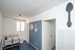 Apartment & Rooms Alan - Double Room with Shared Bathroom 2