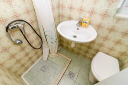 Rooms Jozomare - Standard Twin Room with Shared Bathroom (First floor)