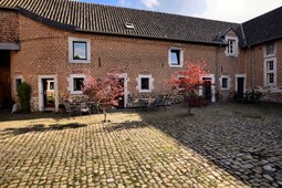 Hof van Aken