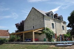 Maison avec piscine à Chinon