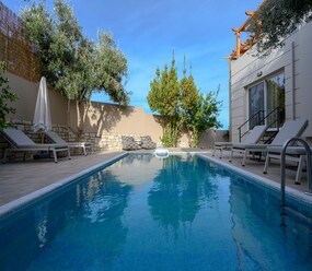 Shortstay vacation rentals Greece