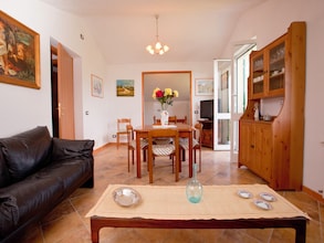 Midden in natuur gelegen ruime vakantiewoning bestaande uit 2 appartementen.