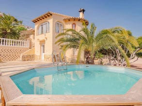 Villa met uitzicht, privézwembad en ruime tuin in Benissa