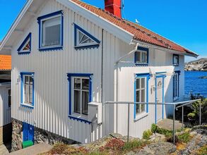 6 person holiday home in Gullholmen