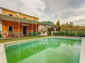Leuk vakantiehuis in Villanueva de Tapia met privézwembad