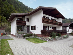 Stralend landhuis in Gantschier nabij skibusstop
