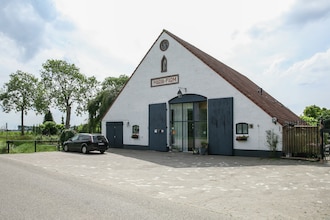 Vakantiehuizen Zevenbergen EUR-NL-5995-01