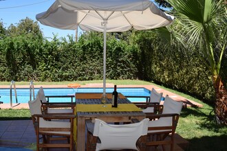 Villa Almond