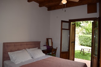 Villa Almond