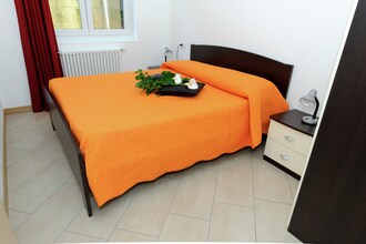 Vercana Trilo 6 pax