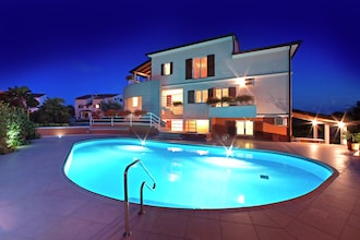 Apartment Complex Irena with Pool \/ Apartment Irena I with Terrace and Garden View