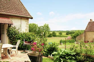 Holiday home in Burgundy