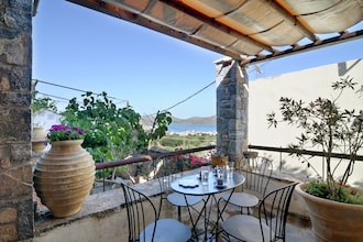 Villa Elia Elounda Traditional Art Suites