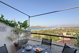Villa Evenos Elounda Traditional Art Suites
