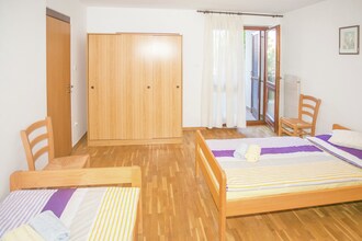 Nice Apartment Branka close to Beach in Porec